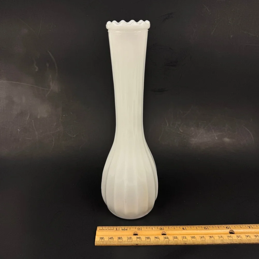 Vtg About 9in Tall White Milk Glass Fluted Bud Tabletop‎ Vase Ribbed MCM Retro